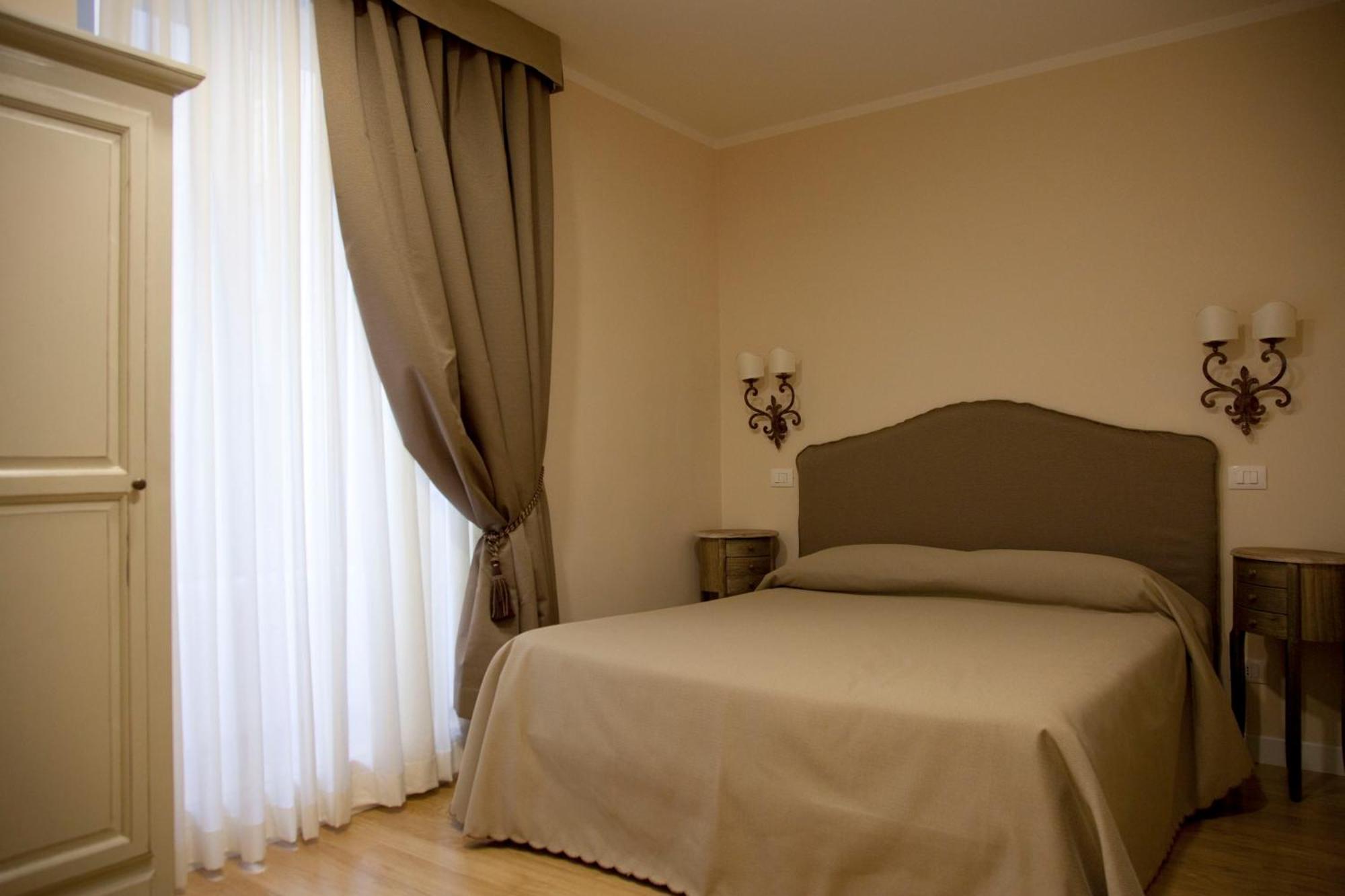 Residenza Dei Gracchi Hotel Rome Exterior photo