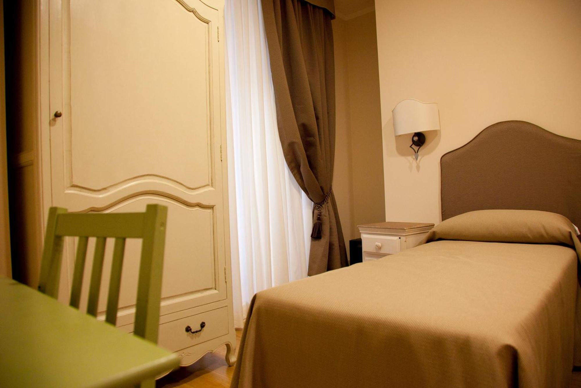 Residenza Dei Gracchi Hotel Rome Exterior photo